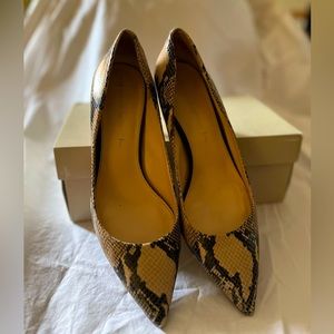 Gently used BR Kinsley alligator print stylish heels